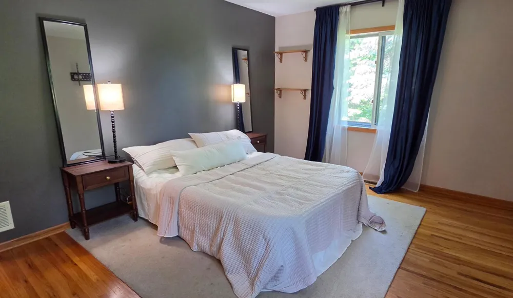 12123 Red Oak Court S Burnsville, MN 55337