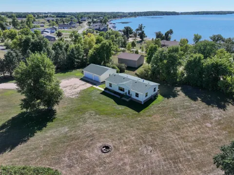 1695 Sunset Access Road SE
