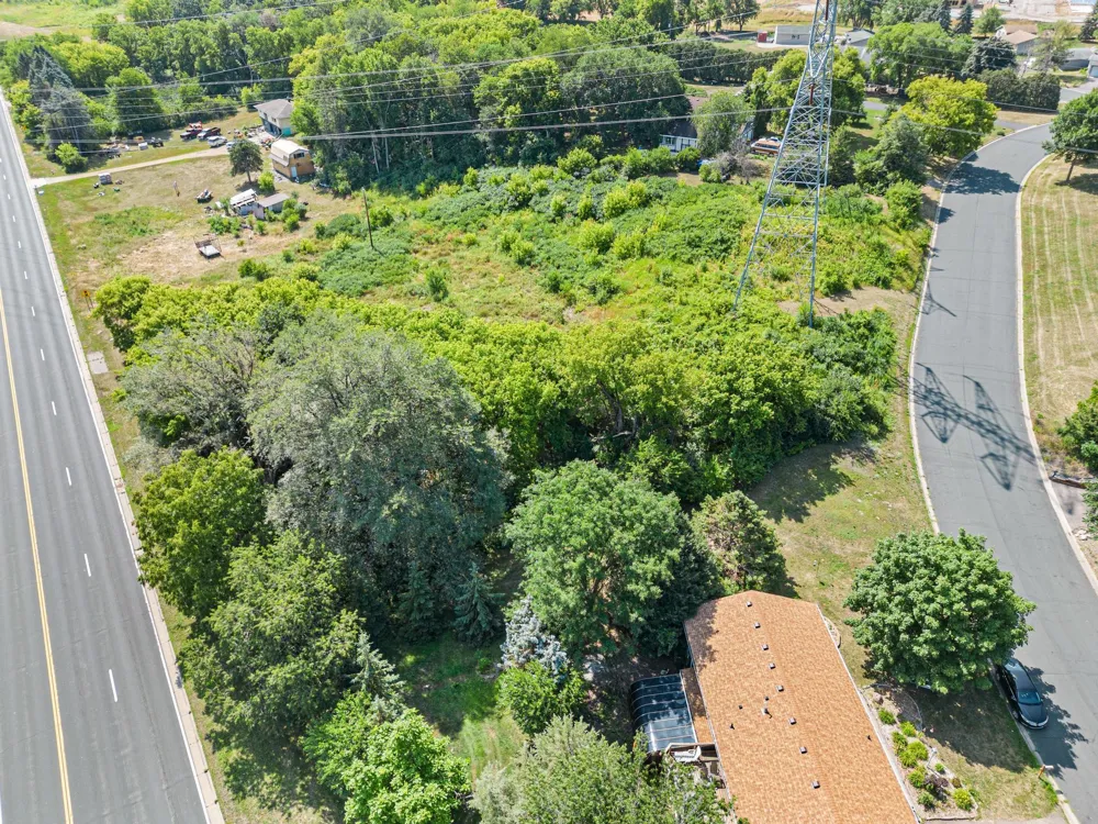 1417 Tyrone Drive Shakopee, MN 55379