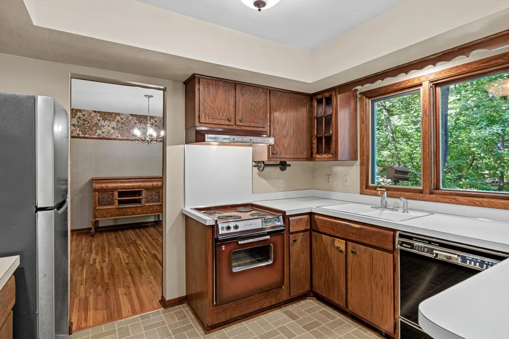 4035 Quaker Lane Plymouth, MN 55441