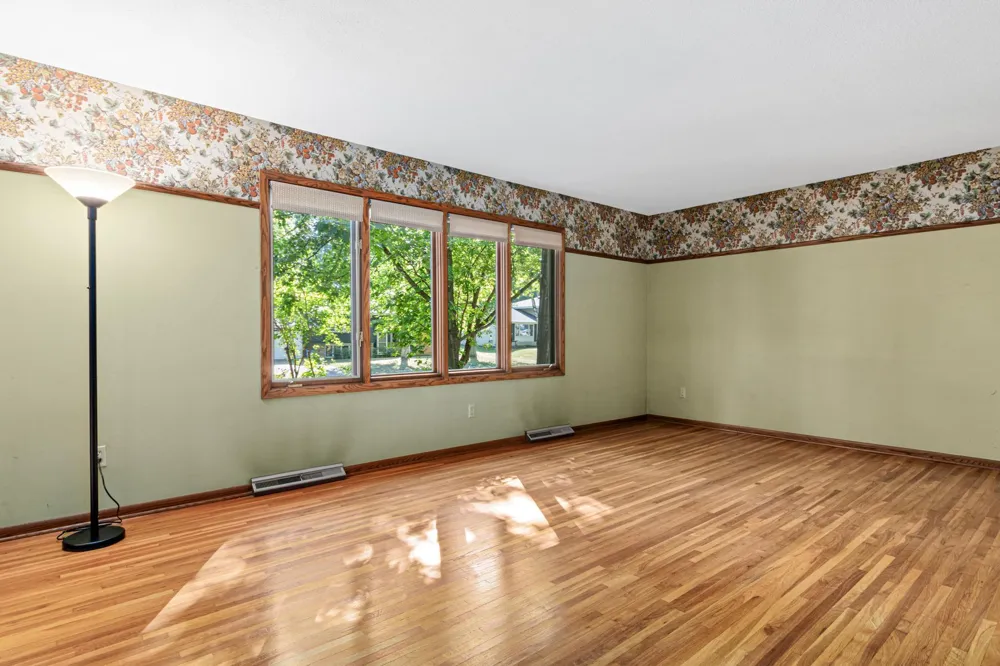 4035 Quaker Lane Plymouth, MN 55441