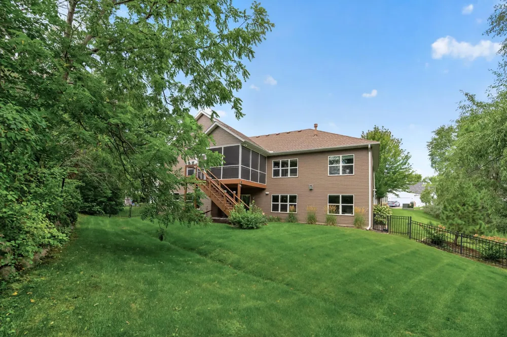 17575 73rd Avenue Maple Grove, MN 55311