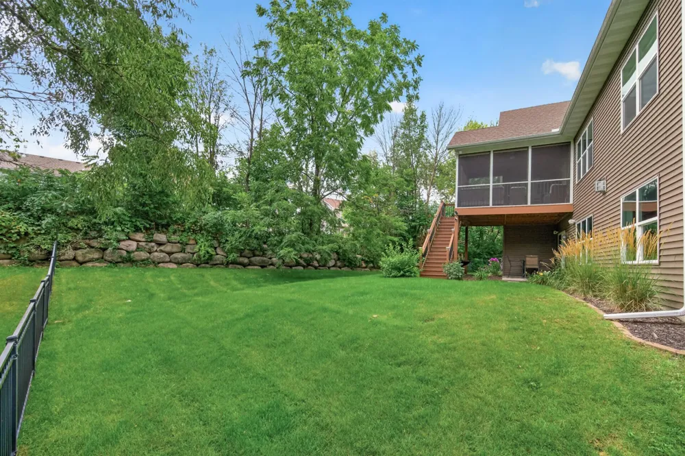 17575 73rd Avenue Maple Grove, MN 55311