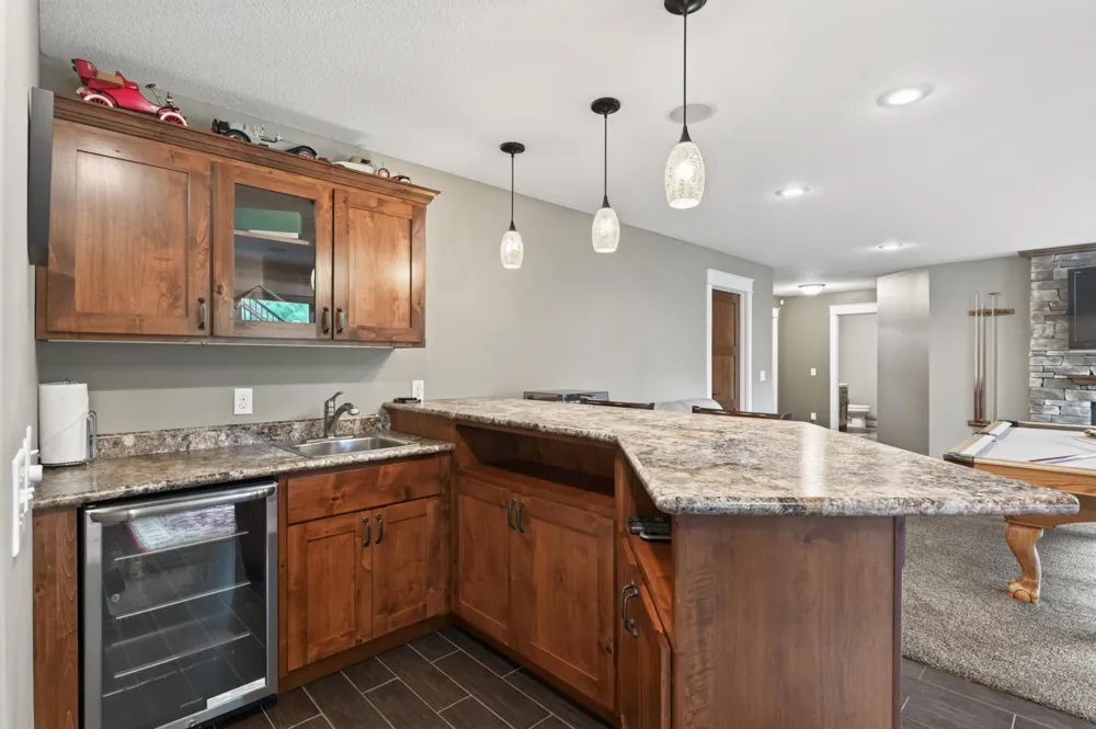 17575 73rd Avenue Maple Grove, MN 55311