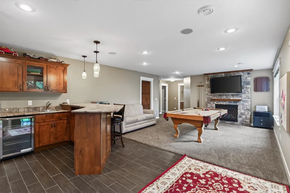 17575 73rd Avenue Maple Grove, MN 55311