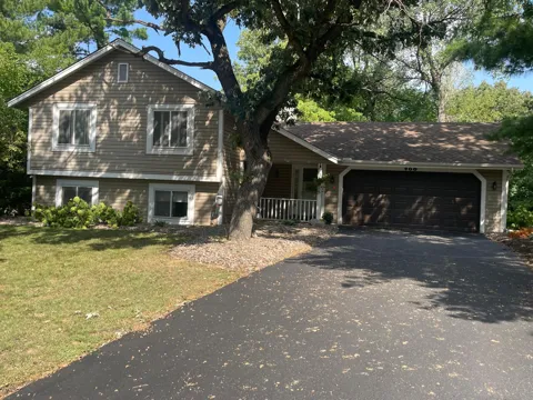 900 Lacota Lane