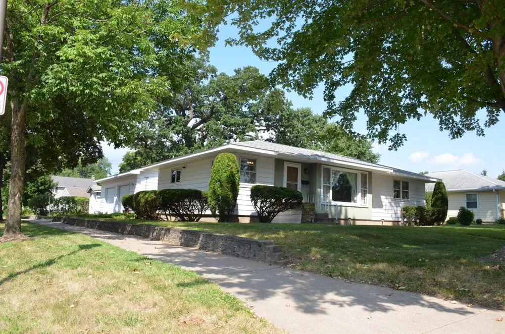 414 8th Street S La Crescent, MN 55947