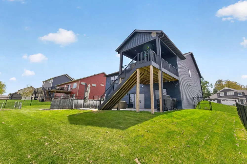 43 13th Street NE Byron, MN 55920