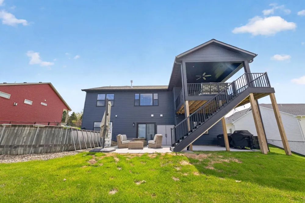 43 13th Street NE Byron, MN 55920