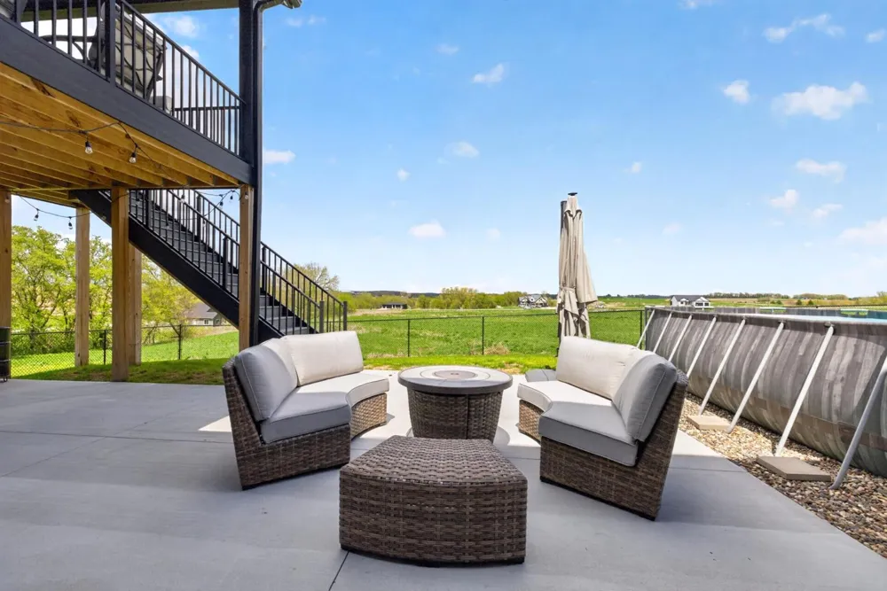 43 13th Street NE Byron, MN 55920