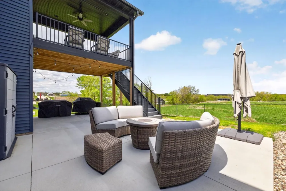 43 13th Street NE Byron, MN 55920
