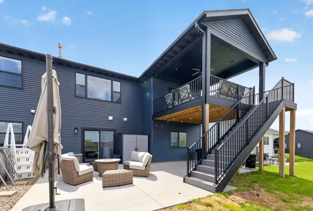 43 13th Street NE Byron, MN 55920