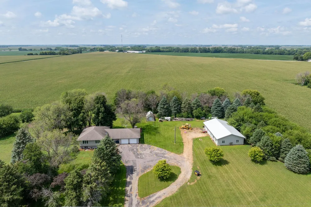 35851 County Road 104 Saint James, MN 56081