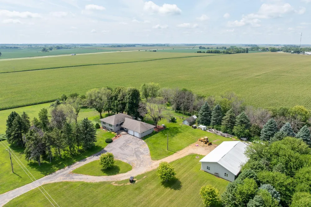 35851 County Road 104 Saint James, MN 56081