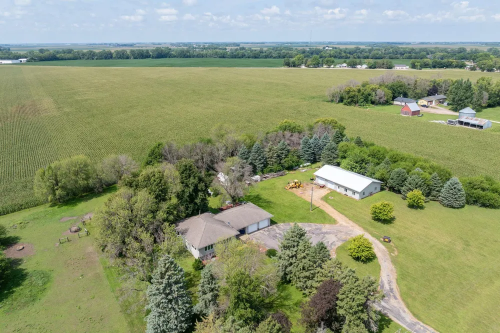 35851 County Road 104 Saint James, MN 56081