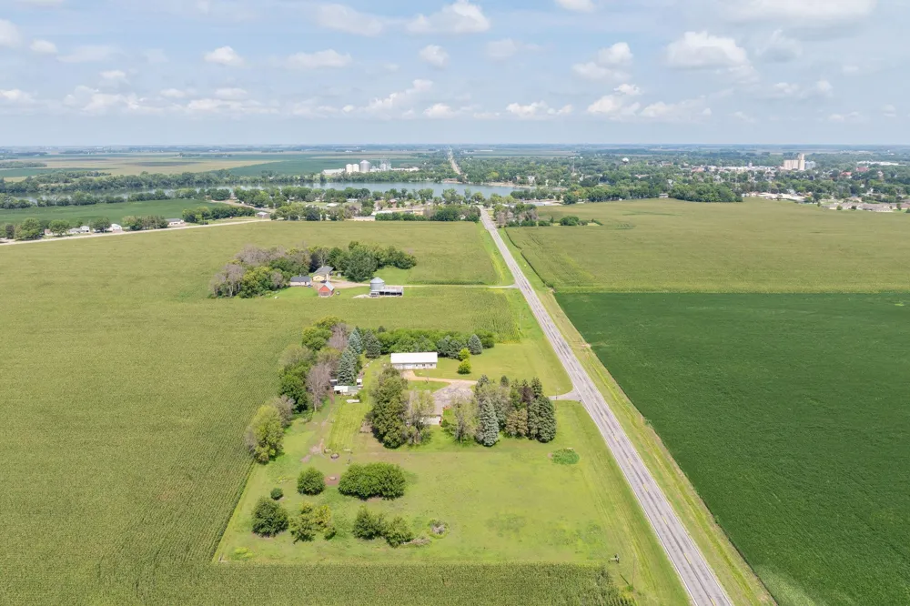 35851 County Road 104 Saint James, MN 56081