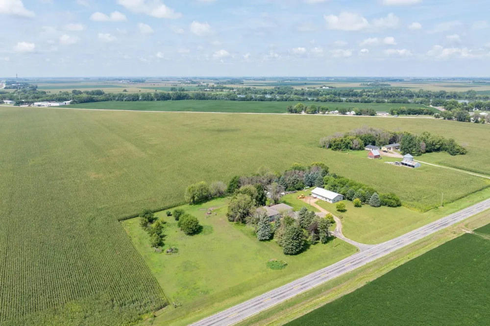 35851 County Road 104 Saint James, MN 56081