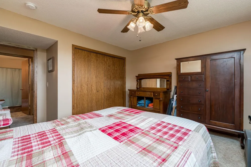 35851 County Road 104 Saint James, MN 56081