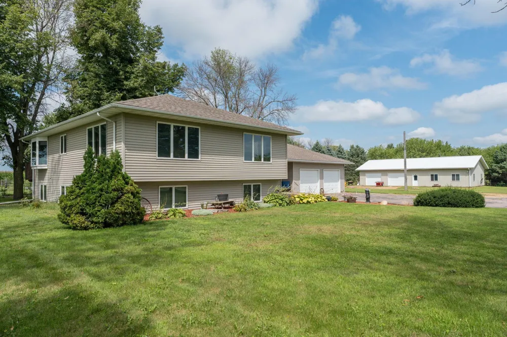 35851 County Road 104 Saint James, MN 56081