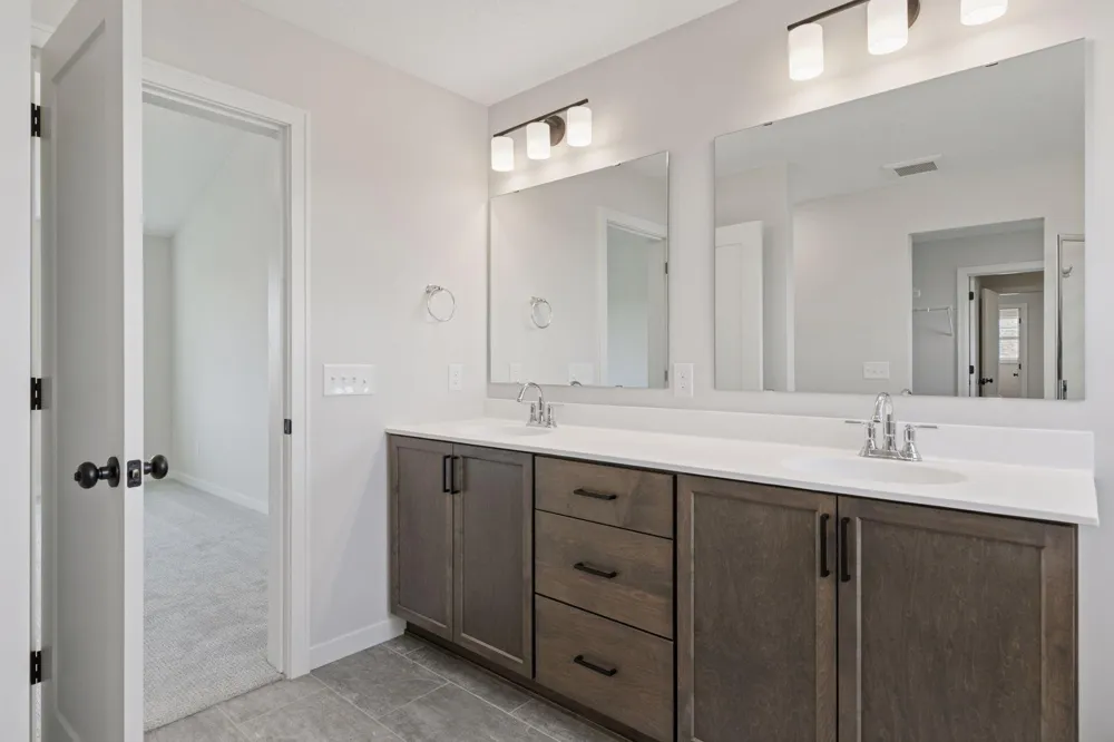 10115 Blackmoor Road Woodbury, MN 55129