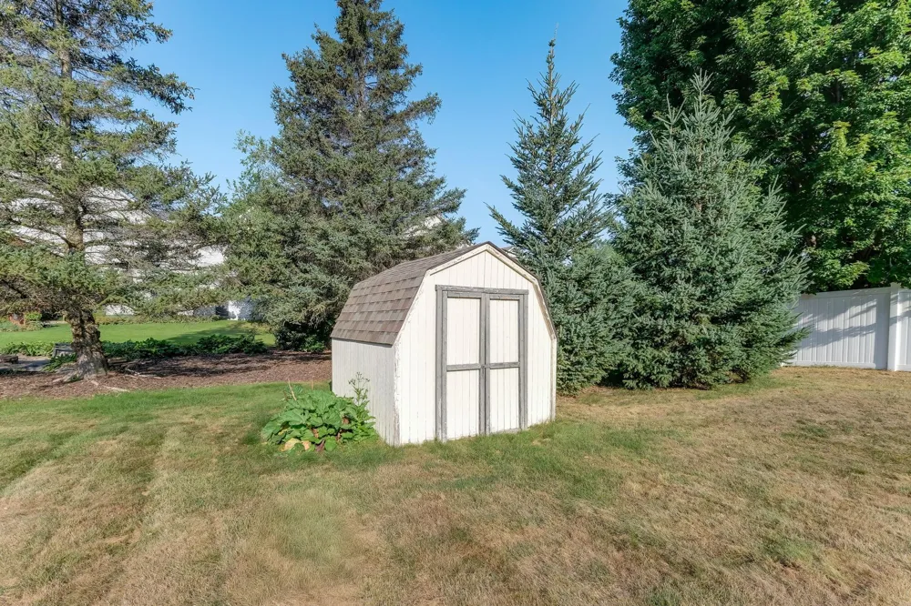 8160 Neal Avenue Stillwater, MN 55082