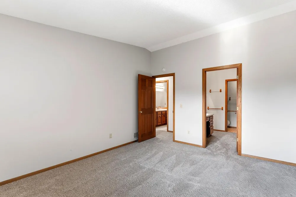 8160 Neal Avenue Stillwater, MN 55082