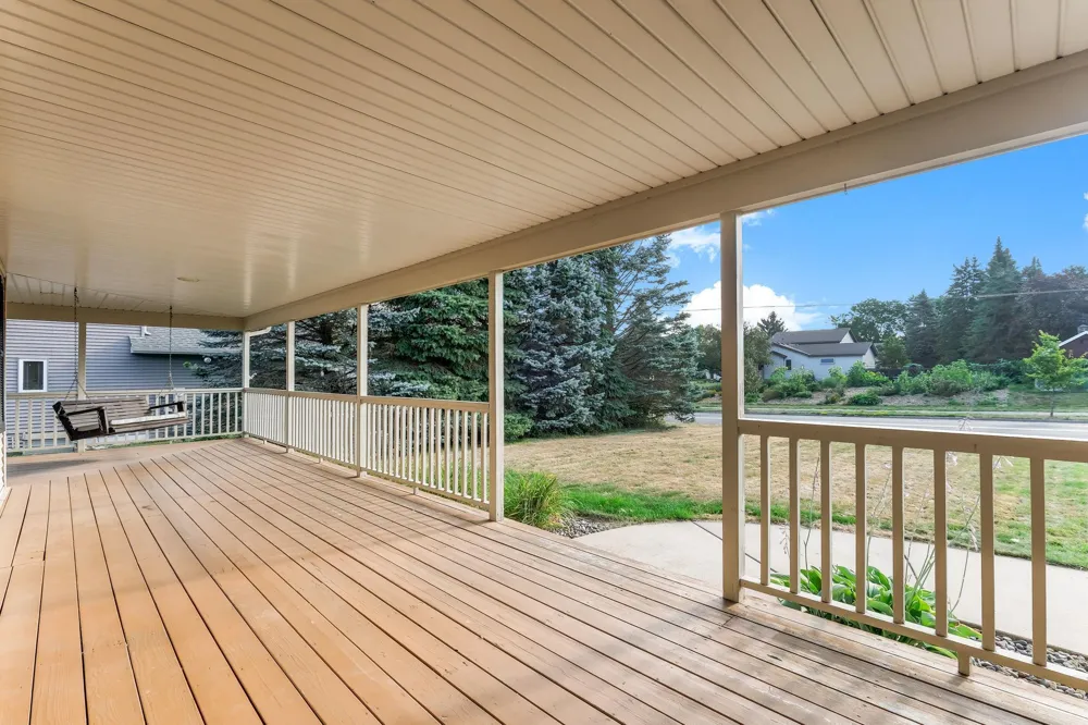 8160 Neal Avenue Stillwater, MN 55082