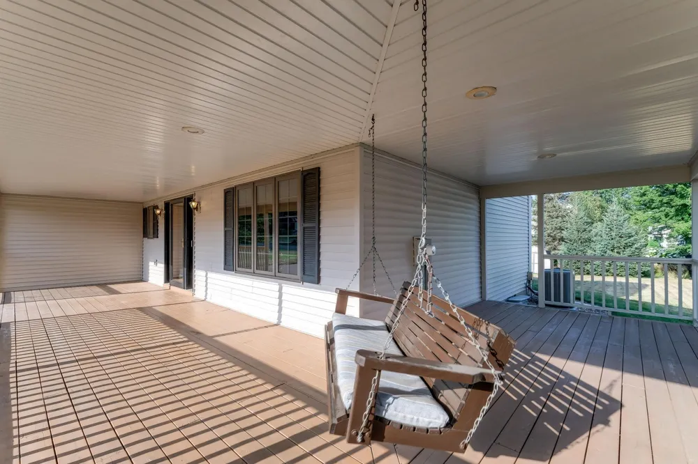 8160 Neal Avenue Stillwater, MN 55082