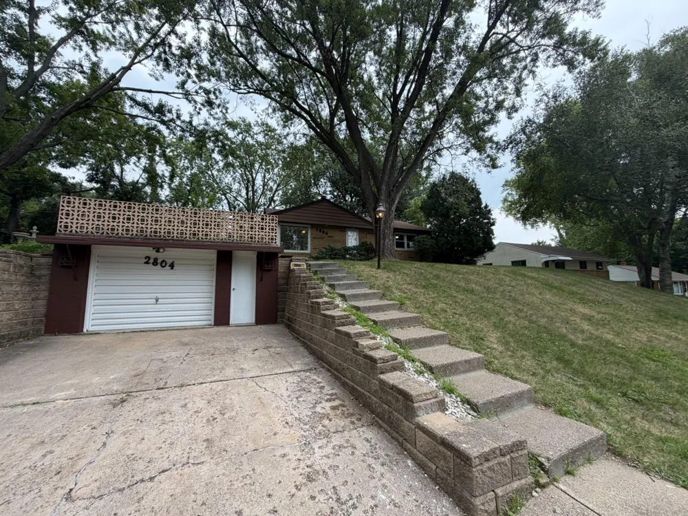 2804 Churchill Street Roseville, MN 55113
