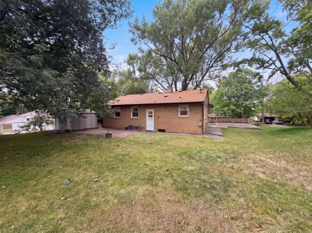 2804 Churchill Street Roseville, MN 55113