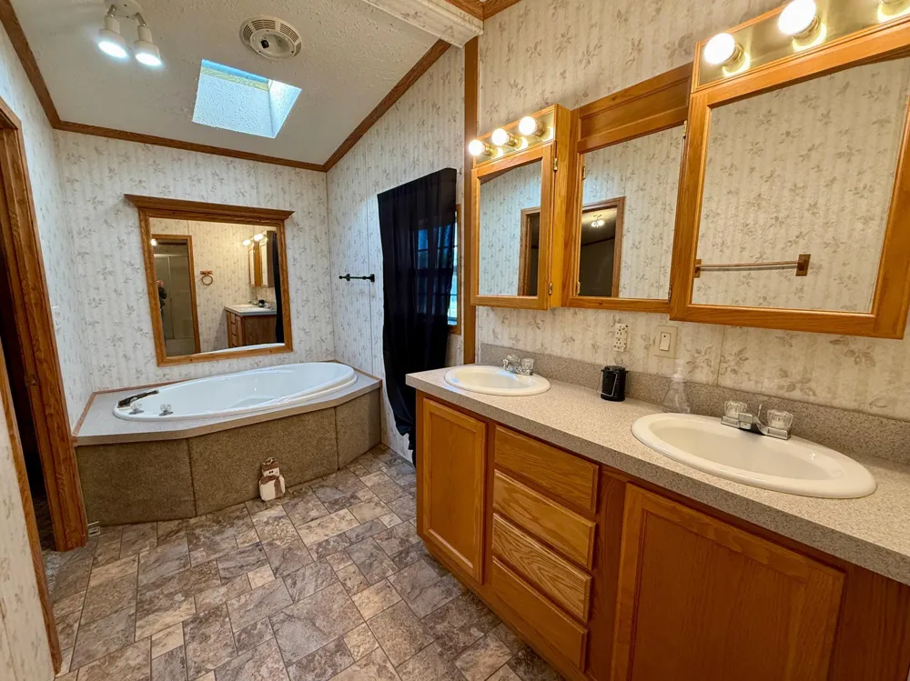 1226 9th Street SW Valley City, ND 58072