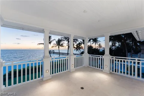 Gulf Shore Boulevard S