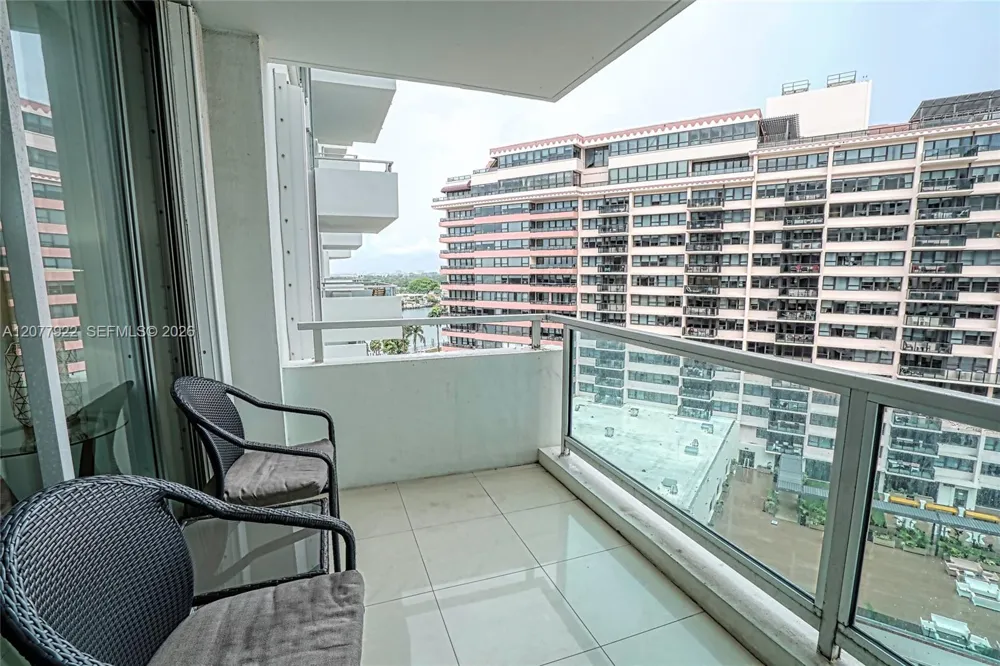 5161 Collins Ave #1101 Miami Beach, FL 33140