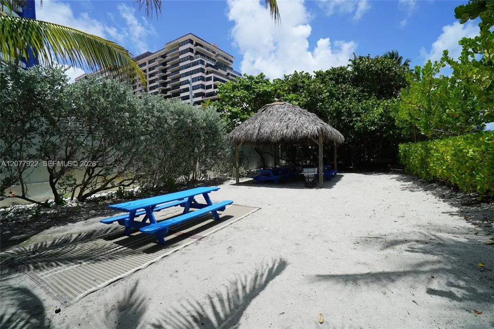5161 Collins Ave #1101 Miami Beach, FL 33140