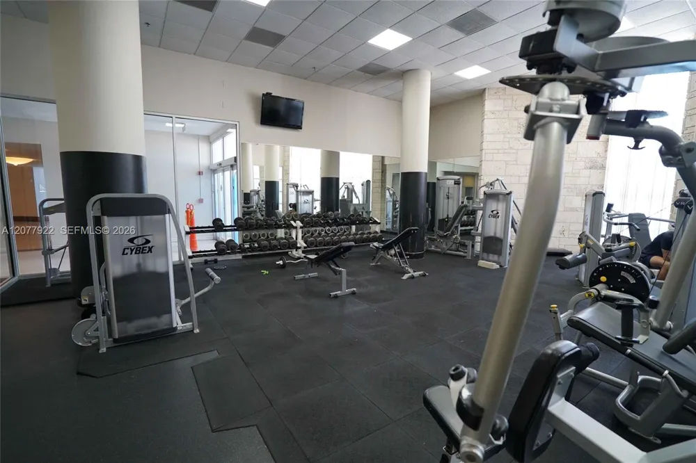5161 Collins Ave #1101 Miami Beach, FL 33140