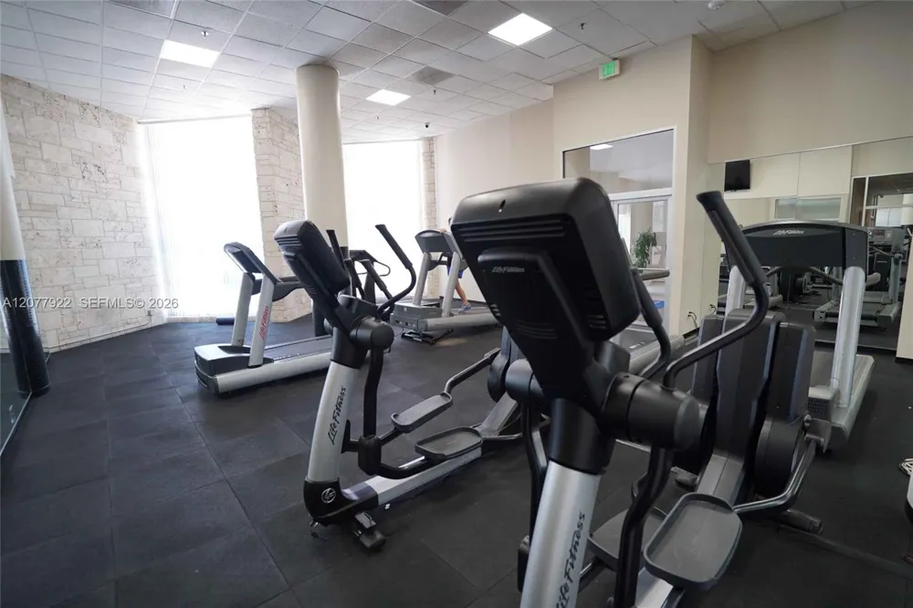 5161 Collins Ave #1101 Miami Beach, FL 33140