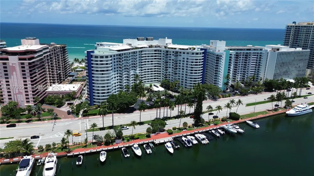 5161 Collins Ave #1101 Miami Beach, FL 33140