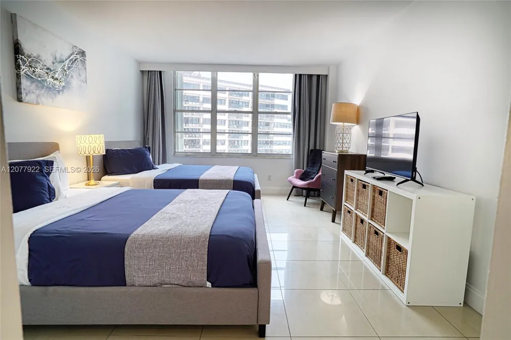 5161 Collins Ave #1101 Miami Beach, FL 33140