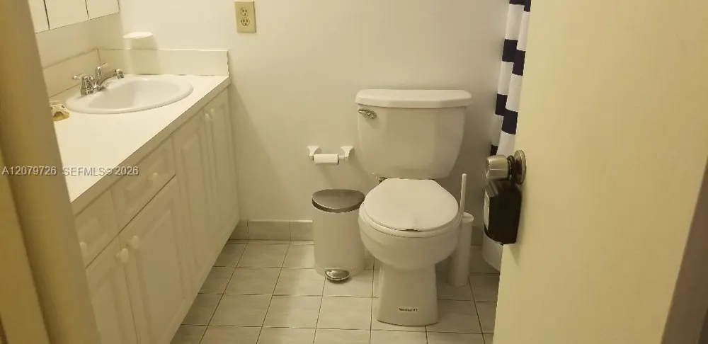 1801 S Treasure Dr #302 North Bay Village, FL 33141