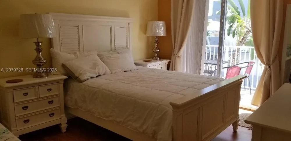 1801 S Treasure Dr #302 North Bay Village, FL 33141