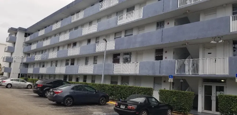 1801 S Treasure Dr #302 North Bay Village, FL 33141