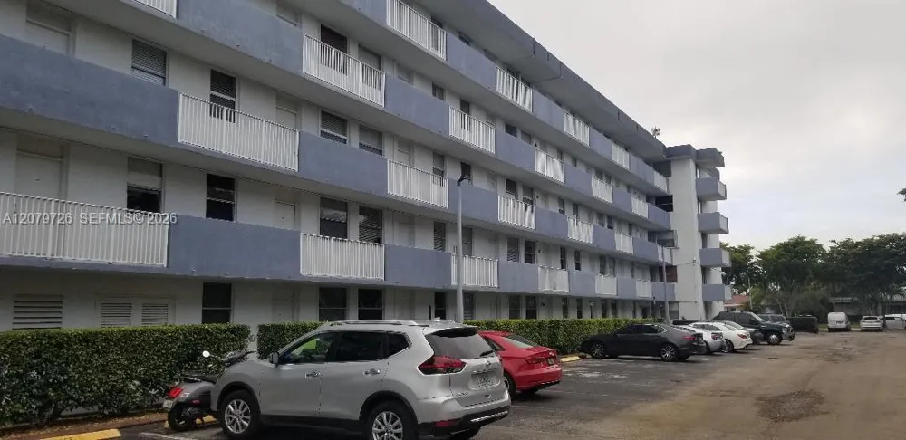 1801 S Treasure Dr #302 North Bay Village, FL 33141