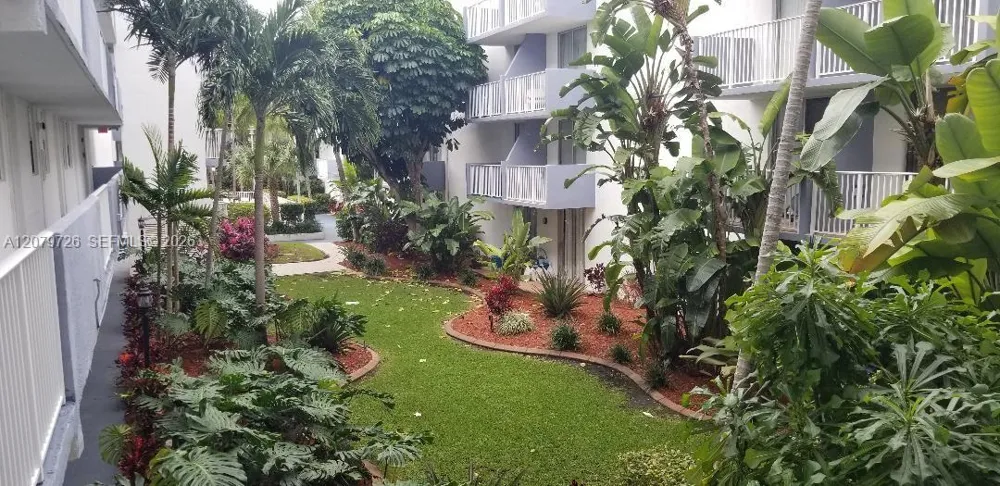 1801 S Treasure Dr #302 North Bay Village, FL 33141
