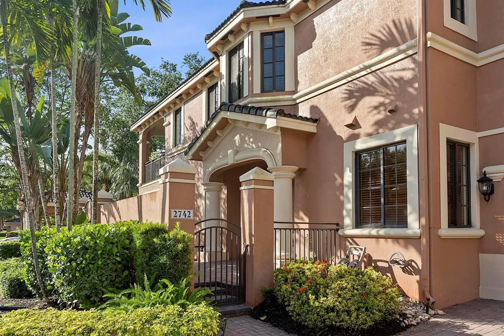 2742 Kinsington Circle Weston, FL 33332