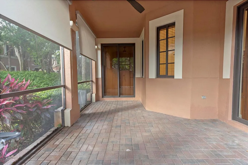 2742 Kinsington Circle Weston, FL 33332