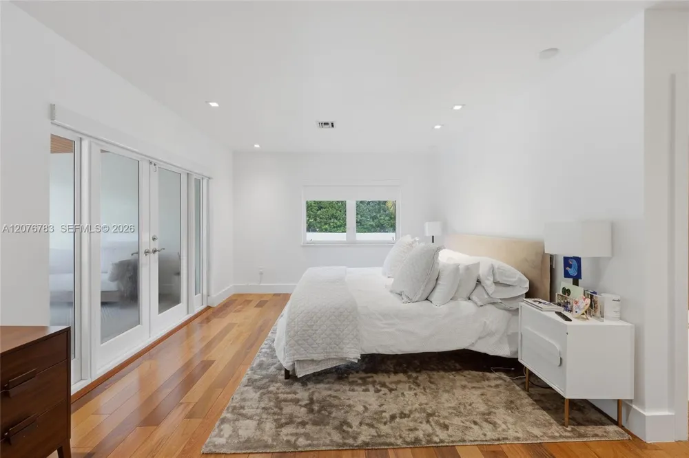 571 S Mashta Dr Key Biscayne, FL 33149
