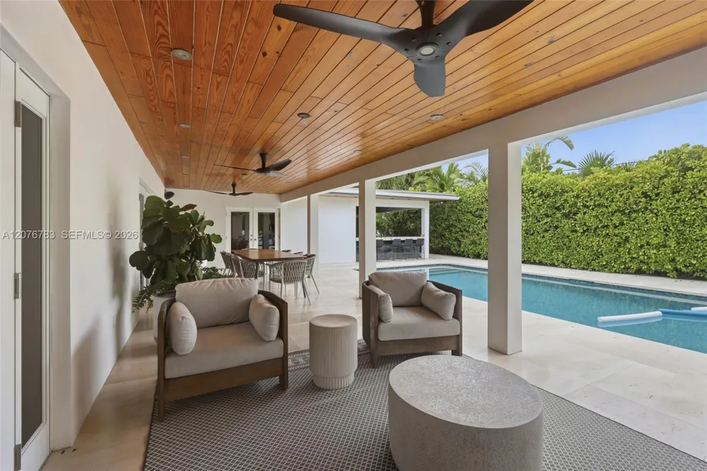 571 S Mashta Dr Key Biscayne, FL 33149