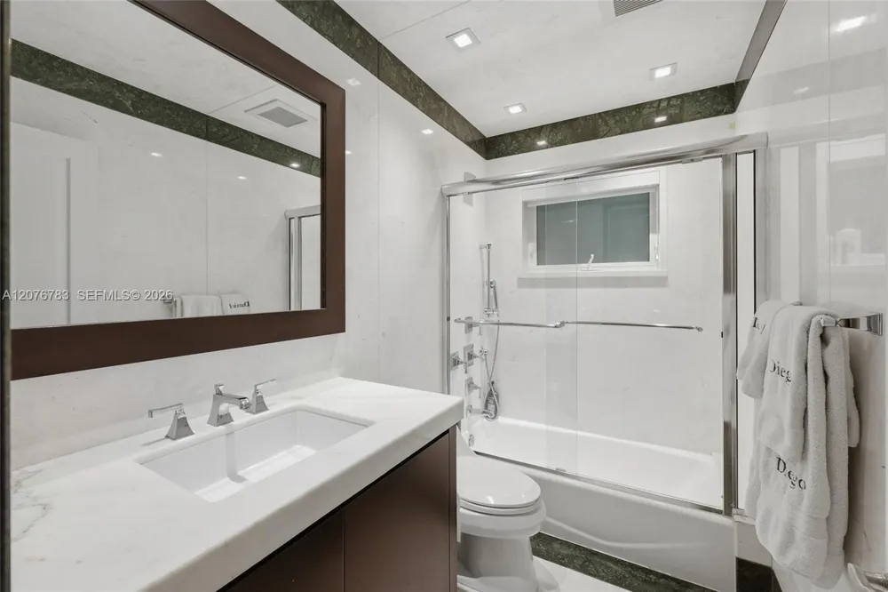 571 S Mashta Dr Key Biscayne, FL 33149