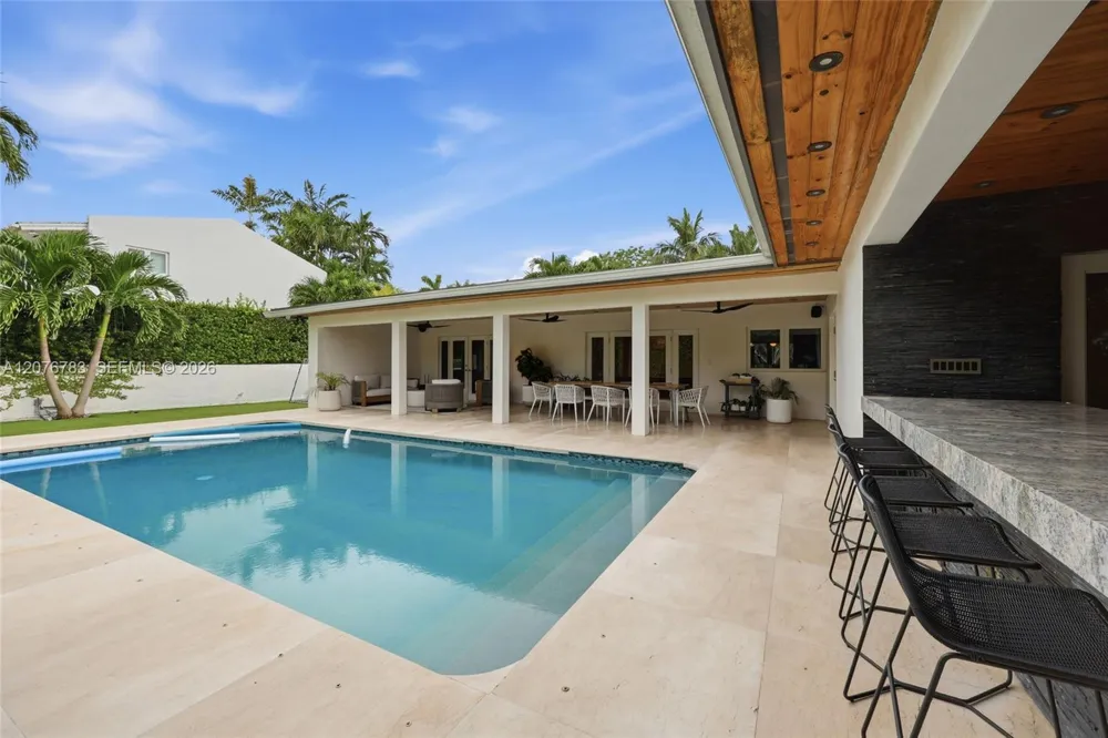 571 S Mashta Dr Key Biscayne, FL 33149