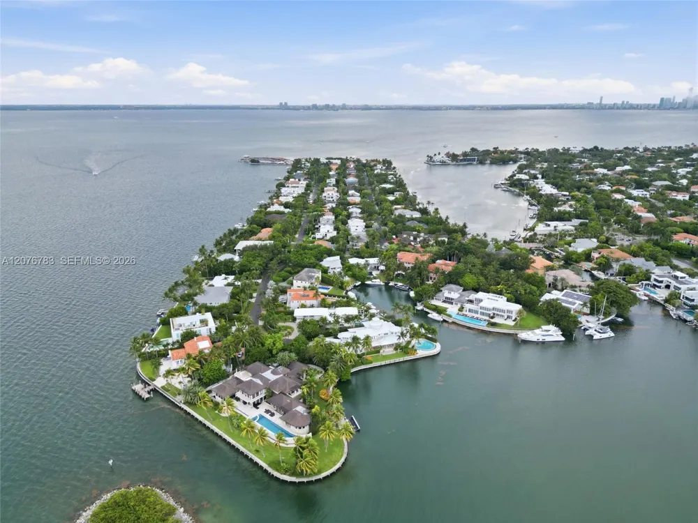 571 S Mashta Dr Key Biscayne, FL 33149
